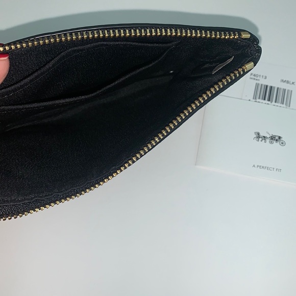 NWT Coach wristlet - Picture 5 of 7